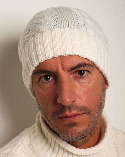 Berretto uomo trecce in pura lana merino ultrafine