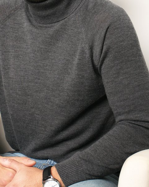 Maglia dolcevita in lana e seta