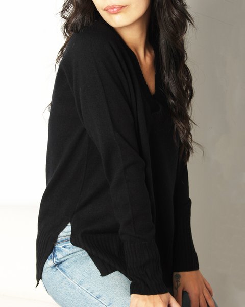 Maglia scollo a v profondo in puro cashmere