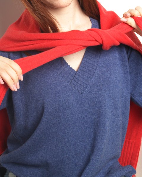 Maglia scollo a v profondo in puro cashmere