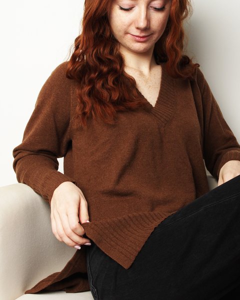 Maglia scollo a v profondo in puro cashmere