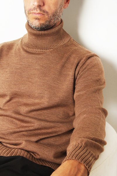 Maglia dolcevita in pura lana