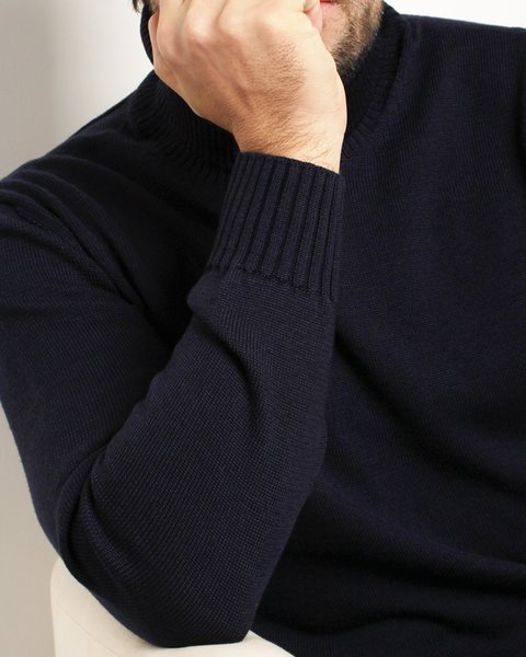 Maglia dolcevita in pura lana