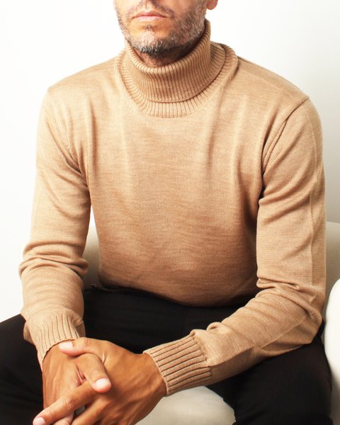 Maglia dolcevita in pura lana